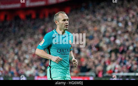 Bilbao, Spanien. 5. Januar 2017. Andres Iniesta (Mildfierder, FC Barcelona) während des Fußballspiels der Runde der 16 des spanischen Königs Cup zwischen Athletic Club und dem FC Barcelona im San Mames Stadion am 5. Januar 2017 in Bilbao, Spanien. © David Gato/Alamy Live-Nachrichten Stockfoto