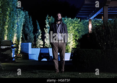 Die Einladung ist ein 2015 amerikanischen Thriller-Horror-Film unter der Regie von Karyn Kusama und geschrieben von Phil Hay und Matt Manfredi. Die Hauptrollen Logan Marshall-Green, Tammy Blanchard, Michiel Huisman und Emayatzy Corinealdi.   Dieses Foto ist nur zu redaktionellen Zwecken und unterliegen dem Copyright von der Filmgesellschaft und/oder der Fotograf von dem Film oder der Firma zugeordnet und kann nur durch Veröffentlichungen im Zusammenhang mit der Förderung der oben genannten Film reproduziert werden. Eine obligatorische Gutschrift auf die Filmgesellschaft ist erforderlich. Der Fotograf sollte auch angerechnet werden, wenn known.be gutgeschrieben, wenn bekannt. Stockfoto