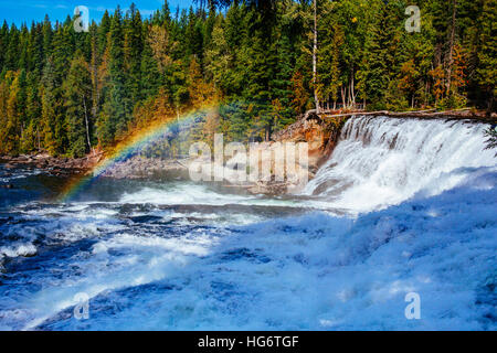 Dawson Falls ist einer der sieben Wasserfälle am Murtle River im Wells Gray Provincial Park in British Columbia, Kanada. Stockfoto