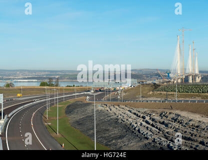 Die Queensferry Crossing im Bau. Die neue Brücke führt über den Firth of Forth-Mündung Verkehr. Stockfoto