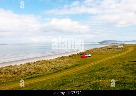 Camping auf dem Machair hinter East Beach auf der Insel Berneray in den äußeren Hebriden. Stockfoto