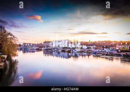 Henley on Thames in der Dämmerung Stockfoto