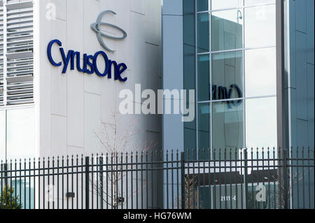 Ein Logo Zeichen außerhalb eines CyrusOne-Rechenzentrums in Sterling, Virginia am 31. Dezember 2016. Stockfoto