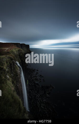 Kilt Rock und Mealt Wasserfall auf der Isle Of Skye in Schottland Stockfoto