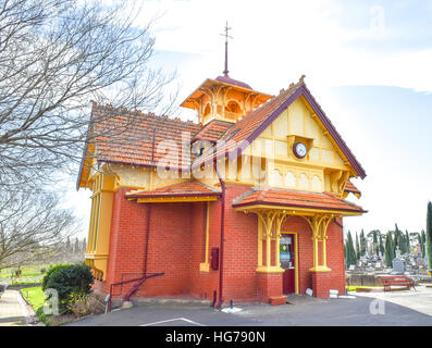 Lebkuchen-Friedhof-Café in Ballarat, Victoria, Australien. Die reich verzierten Holz und Backstein-Gebäude bietet einen Ort für Erholung nach Besuch Stockfoto