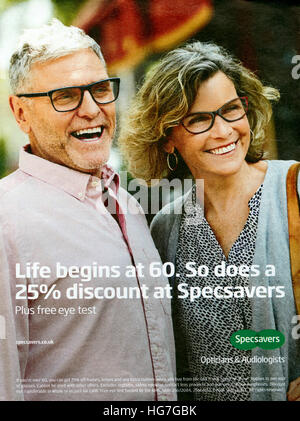 2010er Jahre UK Specsavers Magazin Anzeige Stockfoto