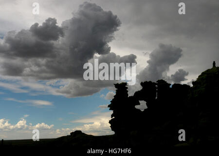 Fantasy Canyon Utah Wüste Felsformationen und Gewitterwolken Stockfoto