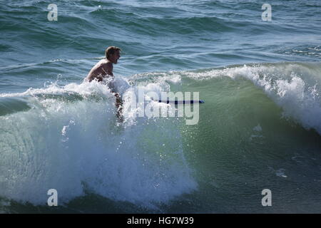 Surfer in der Nähe von Venice Beach. Stockfoto