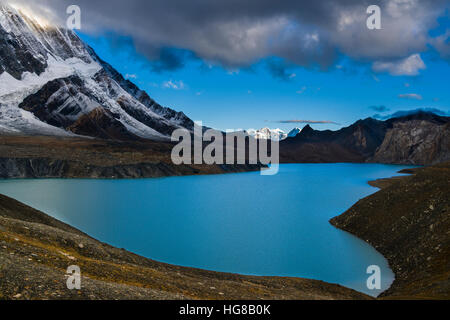 Tilicho-See in die Berge, Manang, Manang Bezirk, Nepal Stockfoto