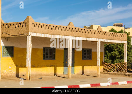 Typische architektonische Elemente der Berber in Merzouga, Marokko Stockfoto