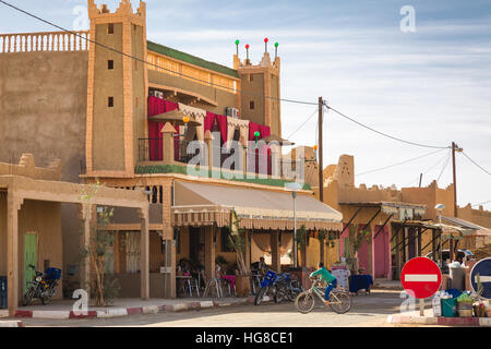 Typische architektonische Elemente der Berber in Merzouga, Marokko Stockfoto