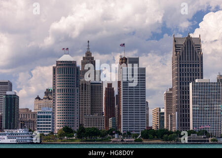 Der Detroit River und die Stadt Skyline aus Windsor, Ontario, Kanada. Stockfoto