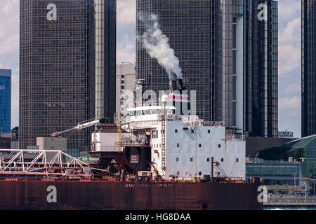 Der Detroit River und die Stadt Skyline aus Windsor, Ontario, Kanada. Stockfoto