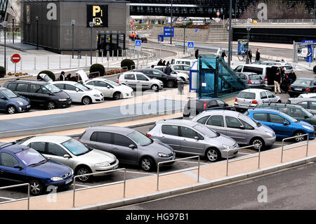 Parken Flughafen Lyon Saint Exupéry Satolas Frankreich Stockfoto