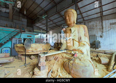 Abschluss der Riesenbuddha Carving Carver. Stockfoto