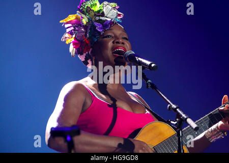 India Arie führt auf die 2015 Essence Music Festival im Superdome am 3. Juli 2015 in New Orleans, Louisiana. Stockfoto