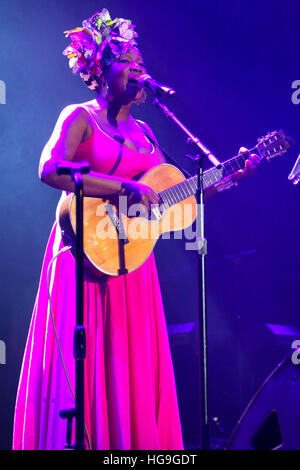 India Arie führt auf die 2015 Essence Music Festival im Superdome am 3. Juli 2015 in New Orleans, Louisiana. Stockfoto