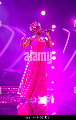 India Arie führt auf die 2015 Essence Music Festival im Superdome am 3. Juli 2015 in New Orleans, Louisiana. Stockfoto