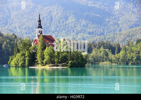 Annahme von Mary Wallfahrtskirche auf der Insel am Bleder See, Slowenien Stockfoto