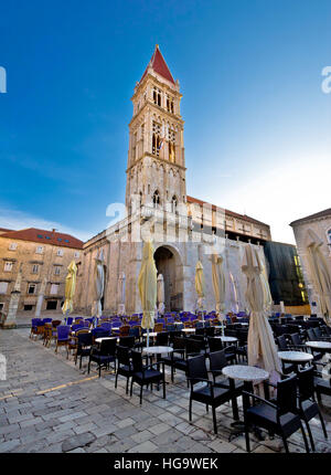 Die Kathedrale von St. Lawrence in Stadt Trogir wichtigsten Platz, UNESCO-Weltkulturerbe, Dalmatien, Kroatien Stockfoto