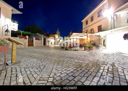 Stein-Straßen der Stadt Nin Abend Ansicht, Dalmatien, Kroatien Stockfoto