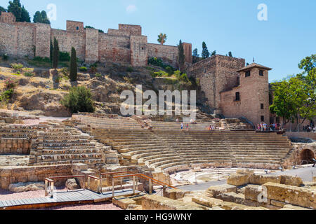 Malaga, Provinz Malaga, Costa Del Sol, Andalusien, Südspanien. Römisches Theater und der maurischen Alcazaba oder Festung. Stockfoto