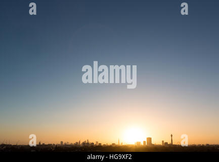 Sonnenaufgang über London von Primrose Hill gesehen Stockfoto