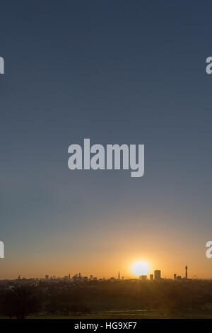 Sonnenaufgang über London von Primrose Hill gesehen Stockfoto