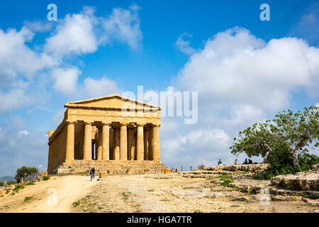 Ruinen der antiken griechischen Tempel von Agrigento, Sizilien, Italien Stockfoto