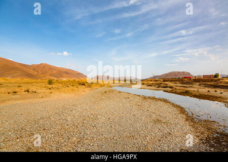 Wadi in Südmarokko sind saisonale Wasser Versorgung in der Oase Stockfoto