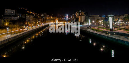 "Guggenheim Museum Bilbao" (1997), ein Museum für Moderne und Zeitgenössische Kunst von Frank Gehry in Bilbao, Spanien, Stockfoto