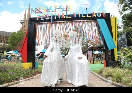 Sydney, Australien. 6. Januar 2017. Das Meriton Festival Village im Hyde Park öffnet sich am 6. Januar und läuft mehr als 21 Nächte für die gesamte Dauer der Sydney Festival. Im Bild: Spanische Haar Skulpturen Pulsipher. Bildnachweis: © Richard Milnes/Alamy Live-Nachrichten Stockfoto