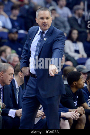 Washington, DC, USA. 7. Januar 2017. 20170107 - Butler Cheftrainer CHRIS HOLTMANN leitet sein Team gegen Georgetown in der ersten Hälfte im Verizon Center in Washington. © Chuck Myers/ZUMA Draht/Alamy Live-Nachrichten Stockfoto