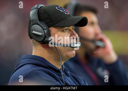 Houston, Texas, USA. 7. Januar 2017. Houston Texans Cheftrainer Bill O'Brien im 1. Quartal ein NFL Wildcard Playoff-Spiel zwischen den Houston Texans und die Oakland Raiders NRG-Stadion in Houston, TX am 7. Januar 2017-Uhren. Die Texaner gewannen 27-14. © Trask Smith/ZUMA Draht/Alamy Live-Nachrichten Stockfoto