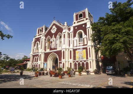 Fassade der Kirche Bantay Bantay, Ilocos Sur, Insel Luzon, Philippinen. Stockfoto