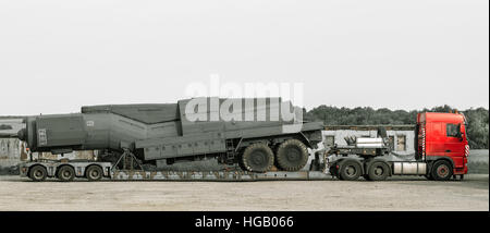 die super-heavy Line-Dumper Stockfoto