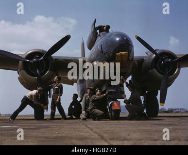 Juli 1942 - Wartung ein a-20 Bomber, Langley Field, Virginia. Stockfoto