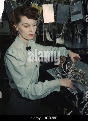 Elektroniker /-in, Goodyear Aircraft Corp., Akron, Ohio, 1941. Stockfoto