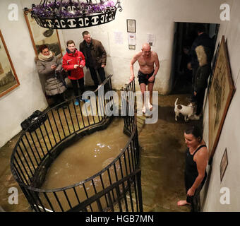 Whitewells Silvester Tag Sprung Gefrieren von Wasser Stockfoto