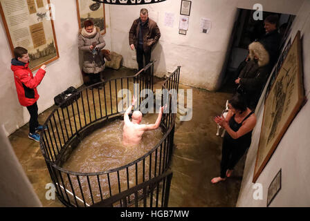 Whitewells Silvester Tag Sprung Gefrieren von Wasser Stockfoto