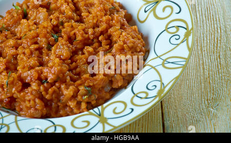 Kısır Tarifi türkischer Bulgur-Salat Stockfoto