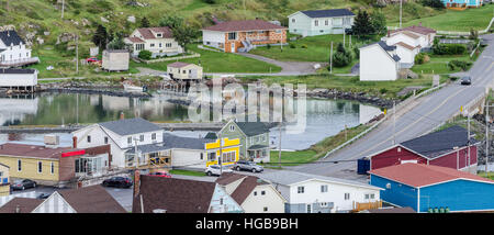 Kleinen Dorfgemeinschaft, Twillingate, Neufundland.  Angelboote/Fischerboote angedockt an der Küste in dieser Küstenstadt. Stockfoto