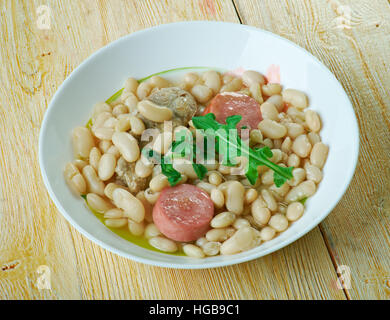 "Cassoulet" Pur Porc /Traditional französische Küche Stockfoto