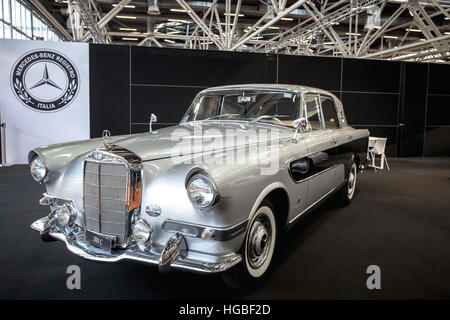 Italien, Bologna Motorshow 2016, Mercedes Benz 300C Stockfoto