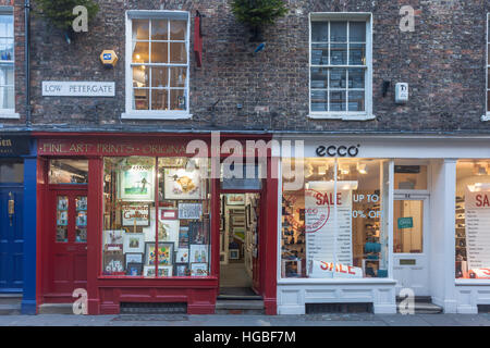 Ladenfront in The Shambles, berühmte mittelalterliche Einkaufsstraße im Stadtzentrum von York, UK Stockfoto