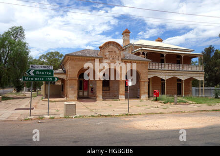 Traditionellen Altbauten einschließlich Postamt in Wilcannia, einst ein blühender Hafen an der Darling River, New South Wales, Australien. Keine PR Stockfoto