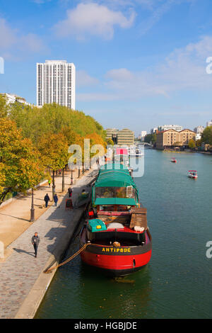 Blick auf den Canal de l'Ourcq in Paris, Frankreich Stockfoto