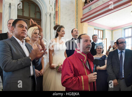 Jüdische Hochzeit nach 41 Jahren in der restaurierten Synagoge von Edirne Stockfoto