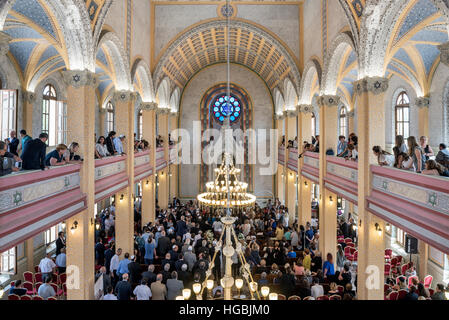 Jüdische Hochzeit nach 41 Jahren in der restaurierten Synagoge von Edirne Stockfoto