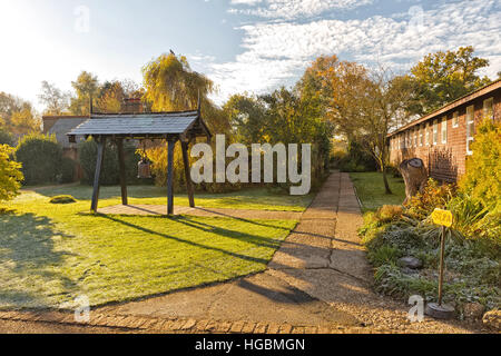 Hemel Hempstead, England - November 2016: Foto der Glocke in Amaravati buddhistischen Kloster. Das Kloster ist inspiriert von den Thai Forest Traditi Stockfoto